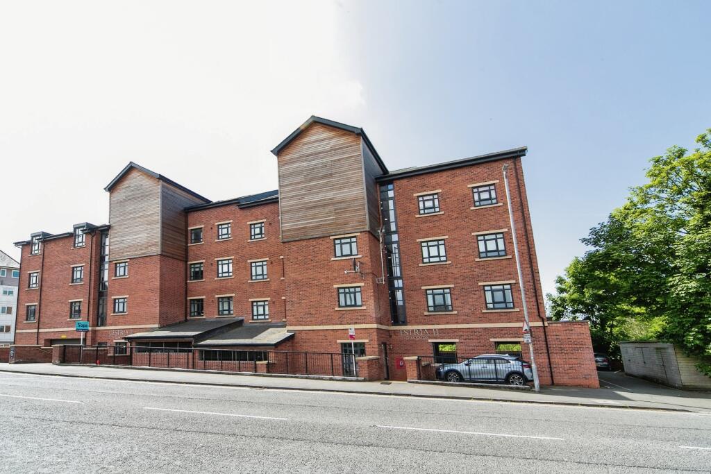 2 bedroom flat for sale in Cestria Quayside, Sealand Road, Chester, CH1