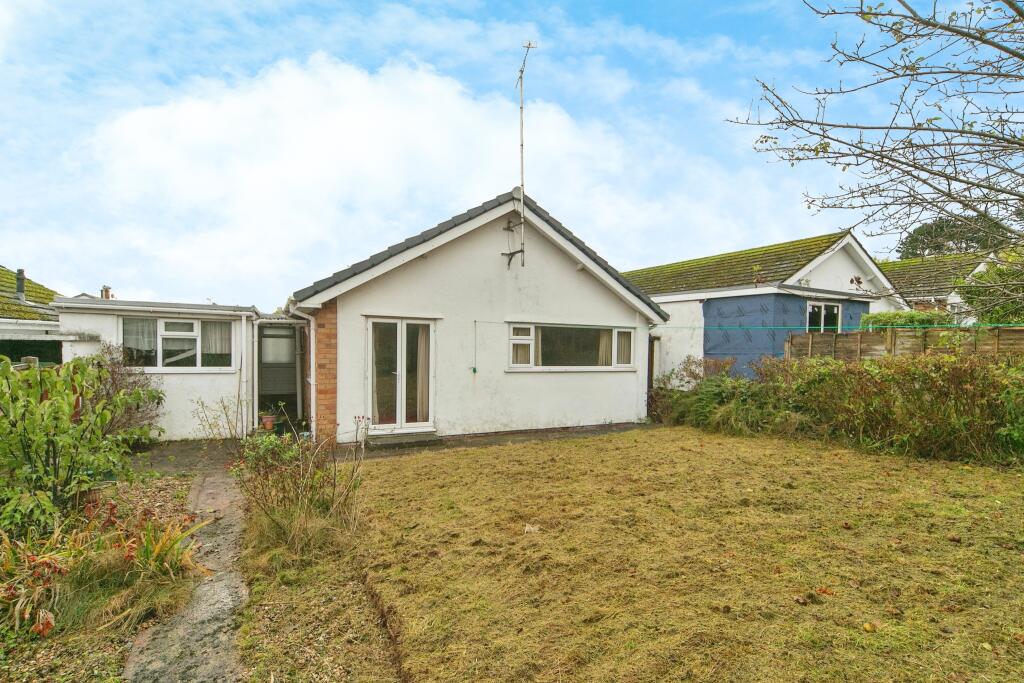 2 bedroom bungalow for sale in Winchester Close, LlandrilloynRhos