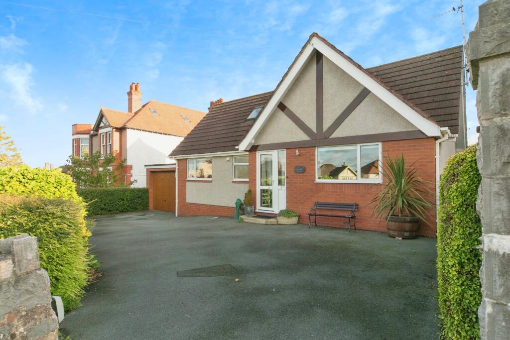 Main image of property: Bryn Eglwys, Rhos on Sea, Colwyn Bay, Conwy, LL28