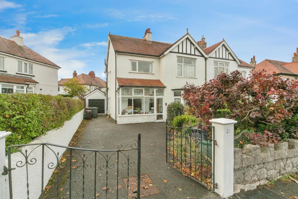 Main image of property: Brompton Avenue, Rhos on Sea, Colwyn Bay, Conwy, LL28