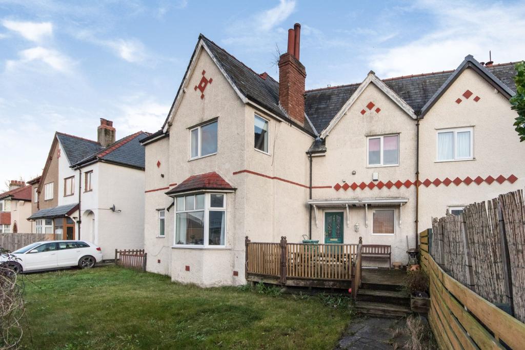 5 bedroom semidetached house for sale in Conway Road, Mochdre, Colwyn