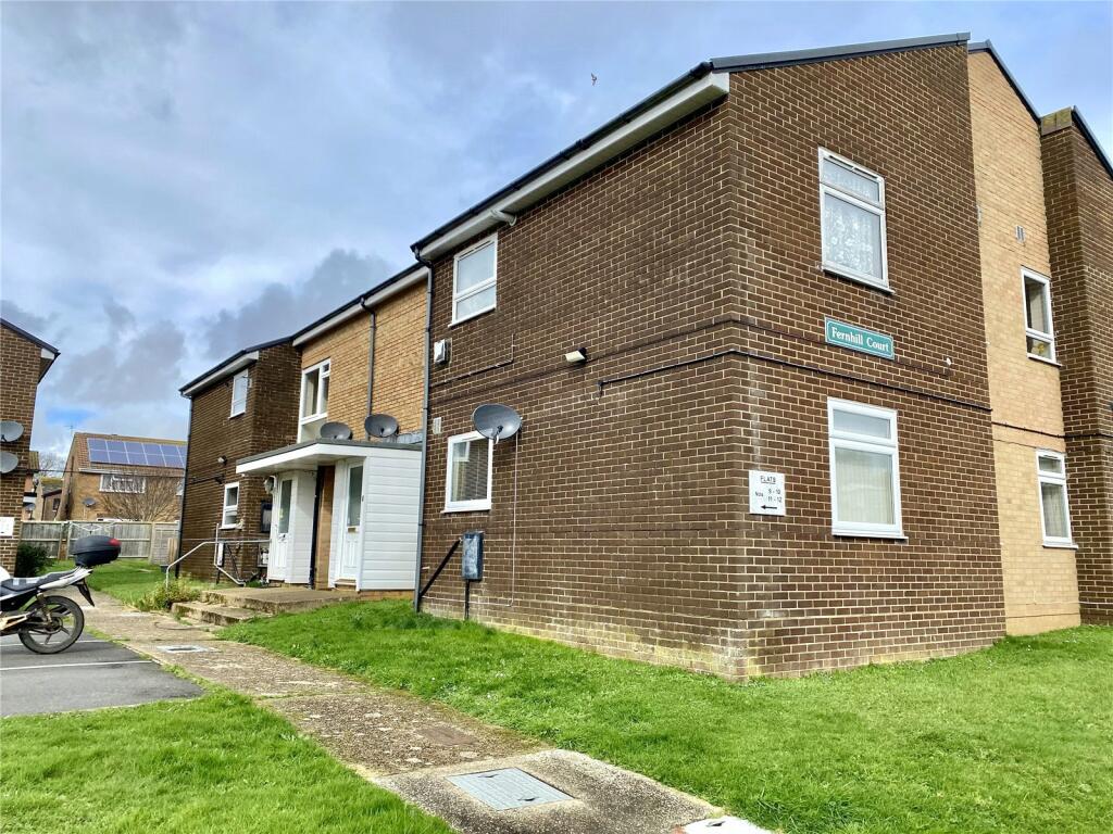 2 bedroom flat for sale in Parkway, Apse Heath, Sandown, Isle of Wight