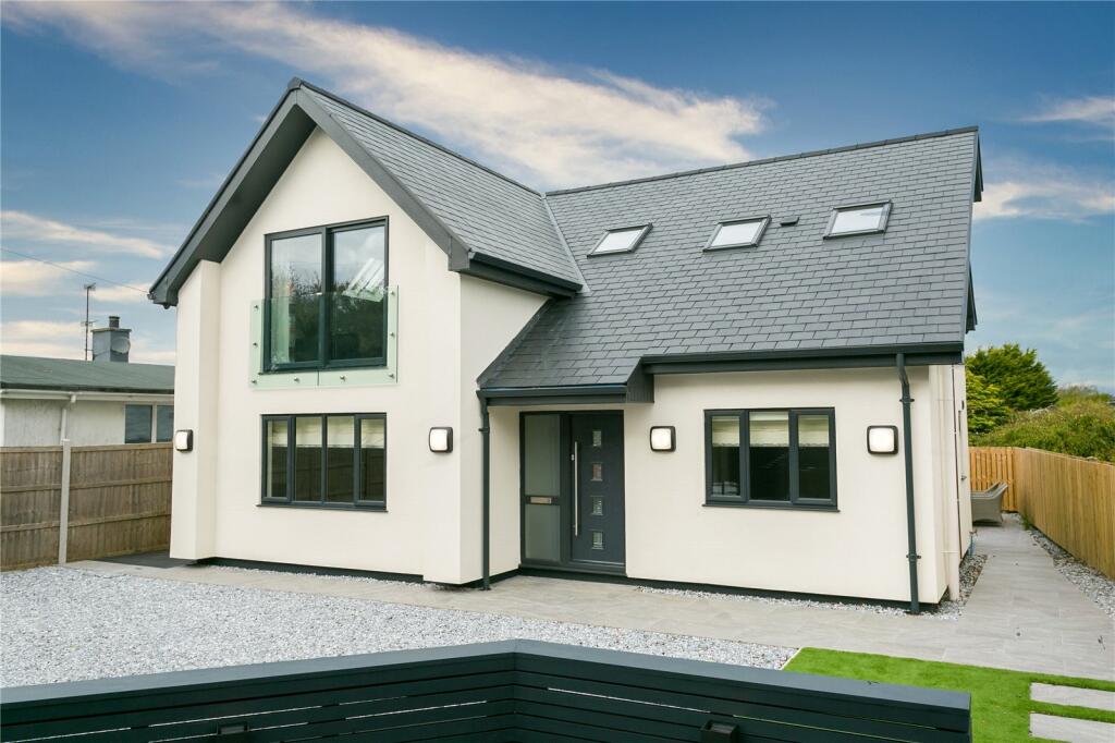 4 bedroom detached house for sale in Four Mile Bridge, Holyhead, Isle