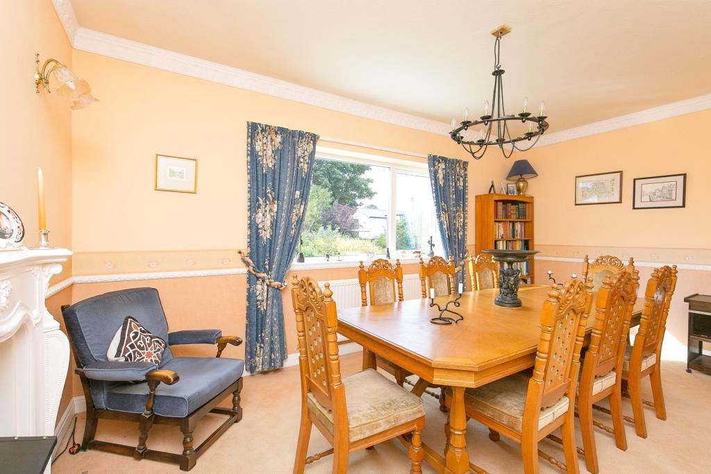 4 bedroom detached house for sale in Rhosesmor Road, Halkyn, Holywell