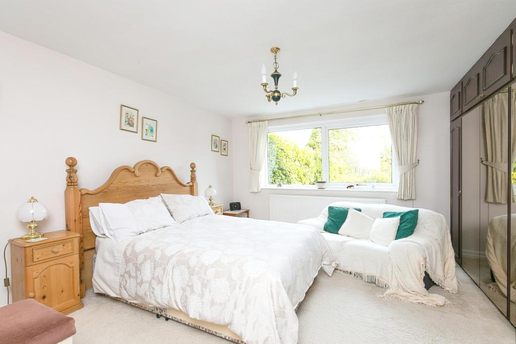 4 bedroom detached house for sale in Rhosesmor Road, Halkyn, Holywell