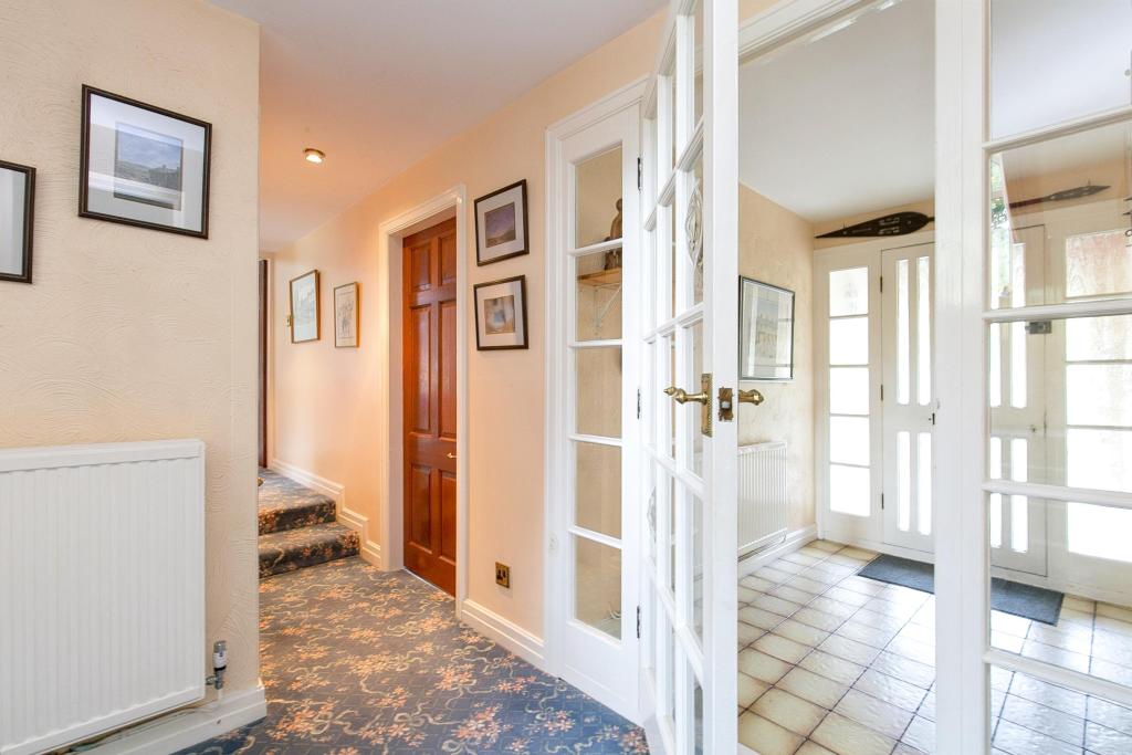 4 bedroom detached house for sale in Rhosesmor Road, Halkyn, Holywell