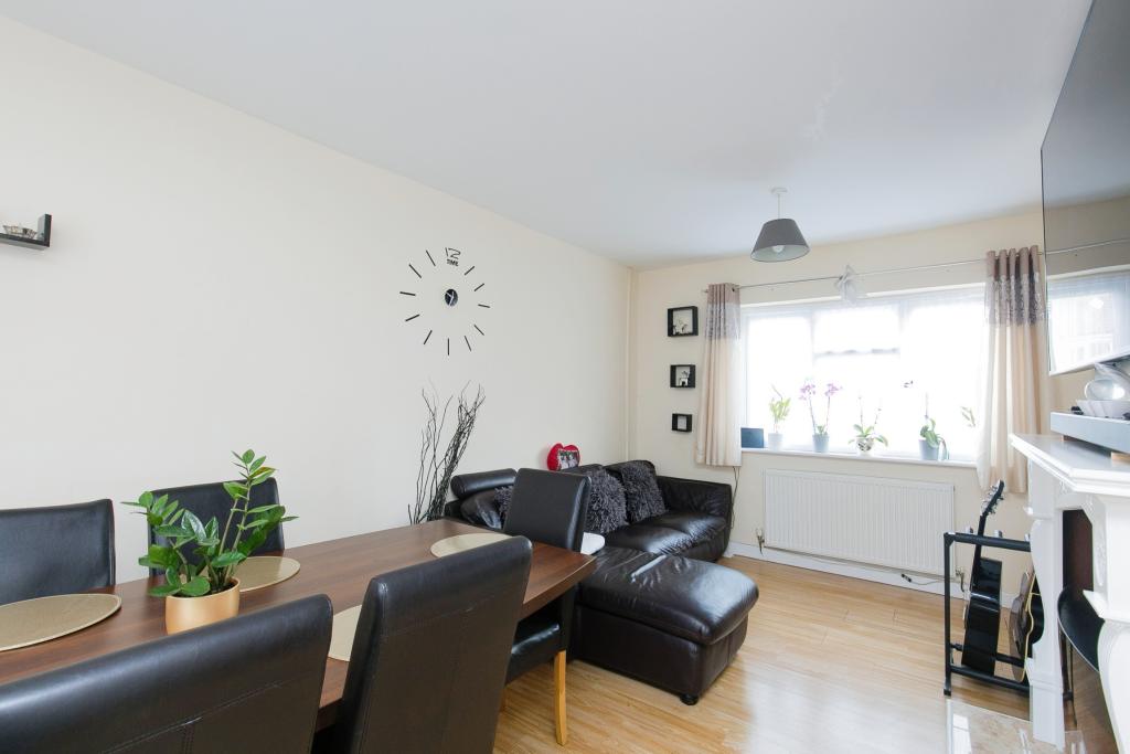 3 bedroom terraced house for sale in Moorfields, Holway, Holywell