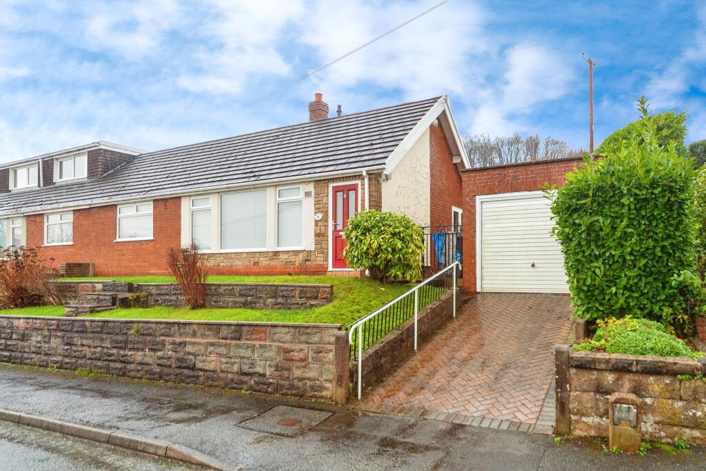 2 bedroom bungalow for sale in Sunnyside Close, Bagillt, Flintshire, CH6