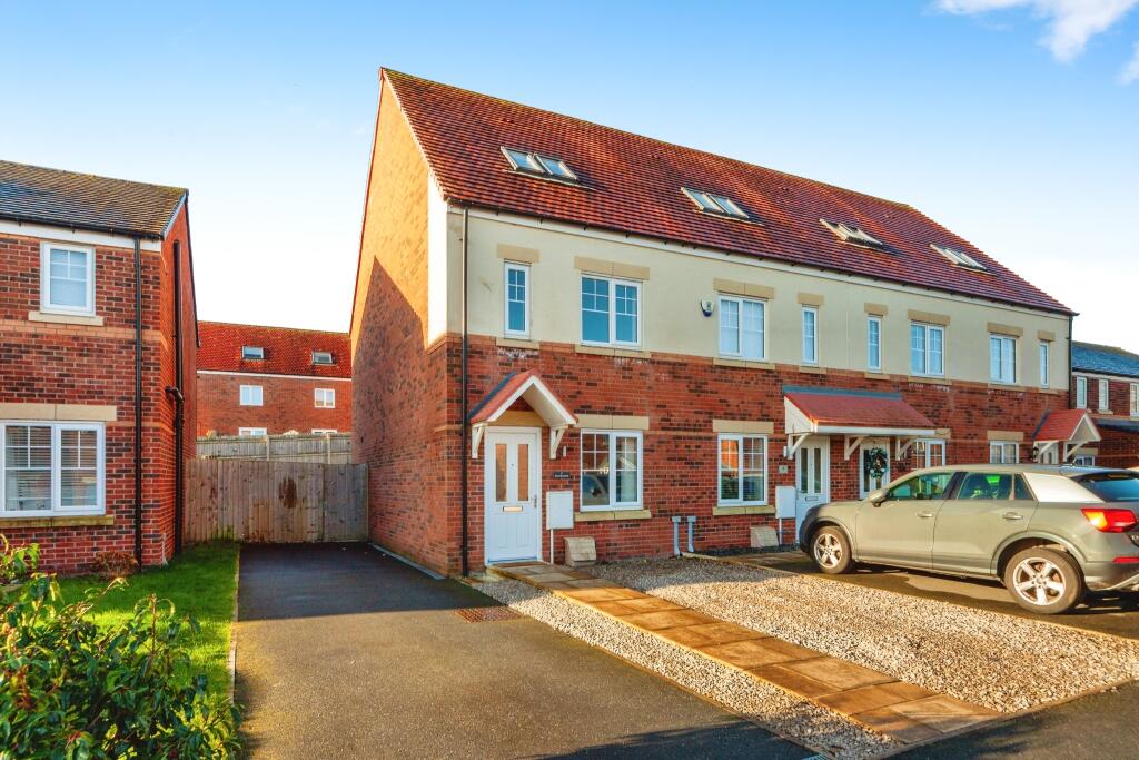 3 bedroom terraced house for sale in Llys Garmon, Oakenholt, Flint