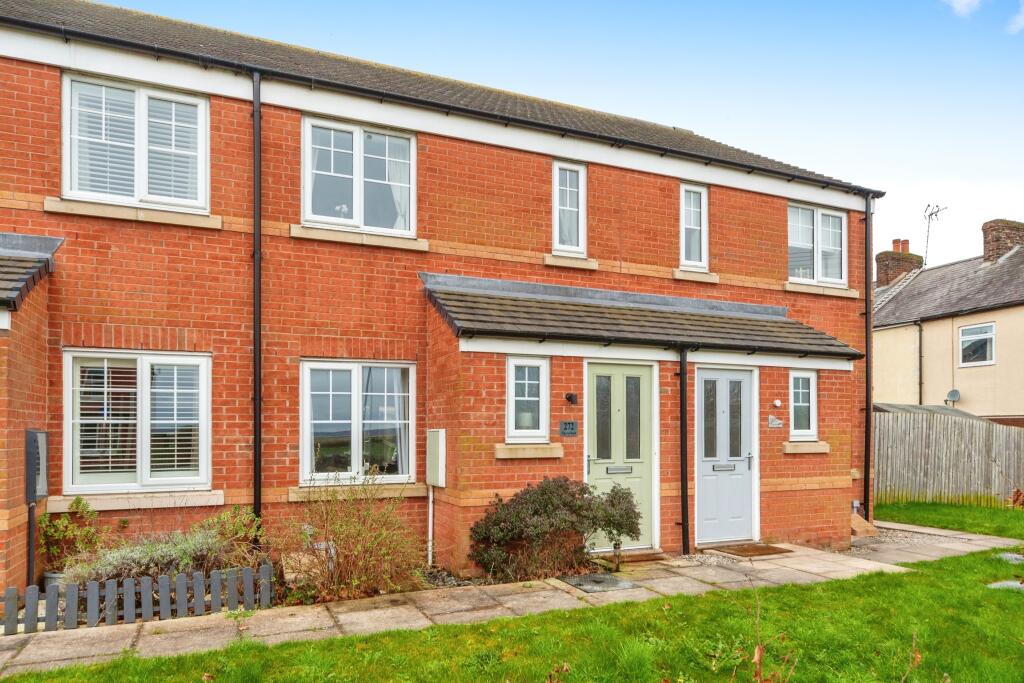 2 bedroom terraced house for sale in Chester Road, Oakenholt, Flint