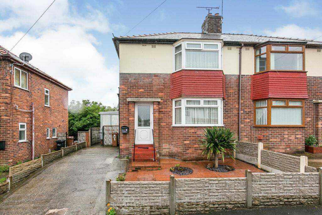 3 bedroom semidetached house for sale in Dee View Road, Greenfield