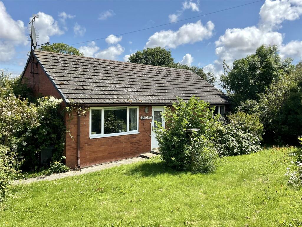 2 bedroom bungalow for sale in Boot End, Bagillt, Flintshire, CH6