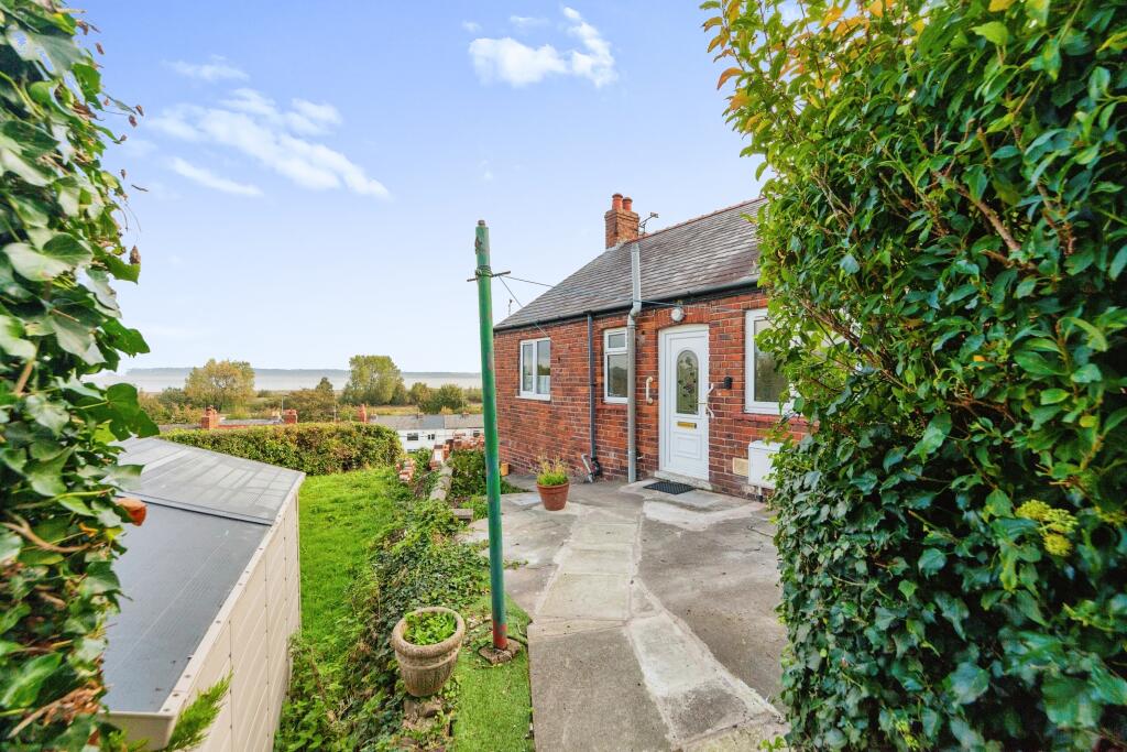 2 bedroom bungalow for sale in Top Hill, Bagillt, Flintshire, CH6