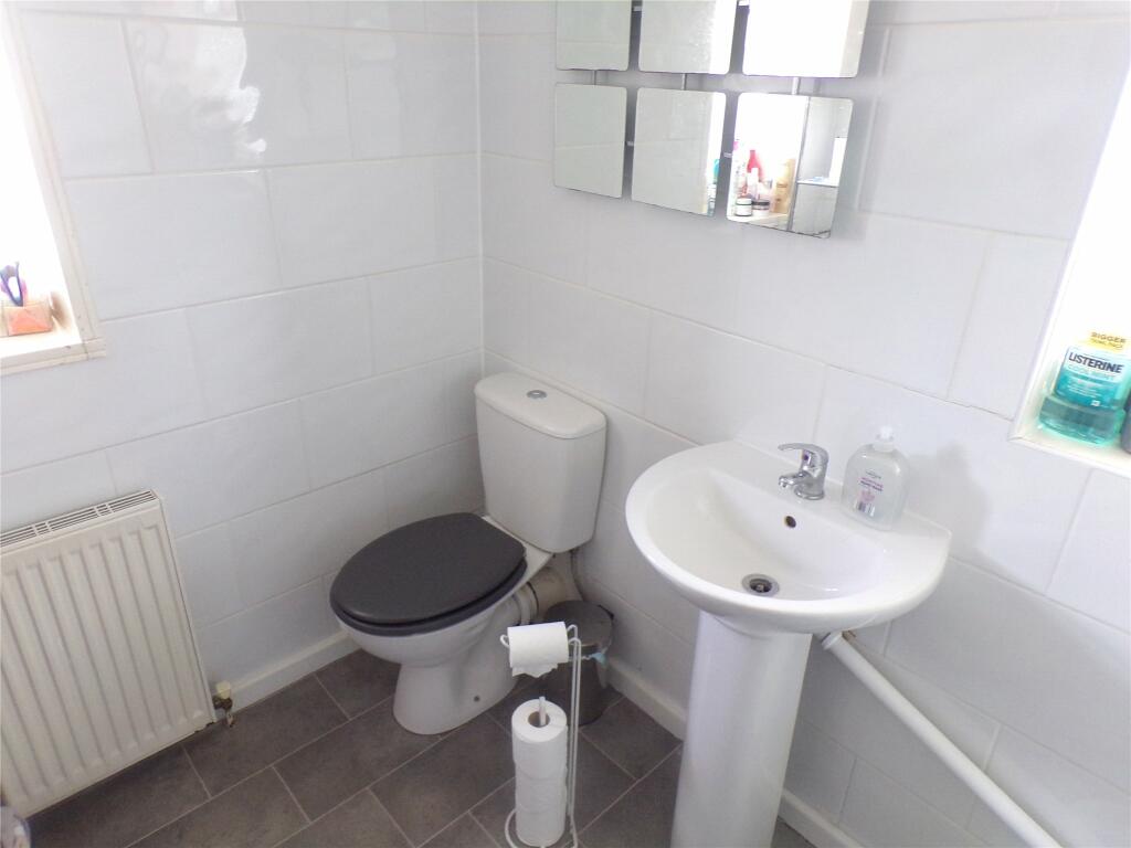 3 bedroom end of terrace house for sale in Acre Road, Great Sutton
