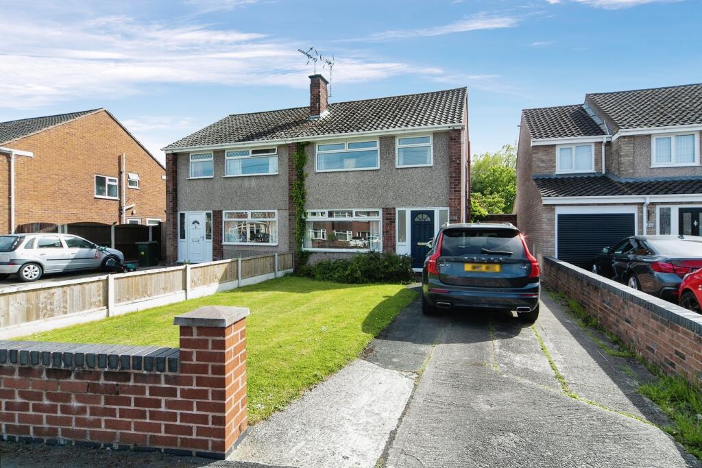 3 bedroom semidetached house for sale in Ascot Drive, Great Sutton