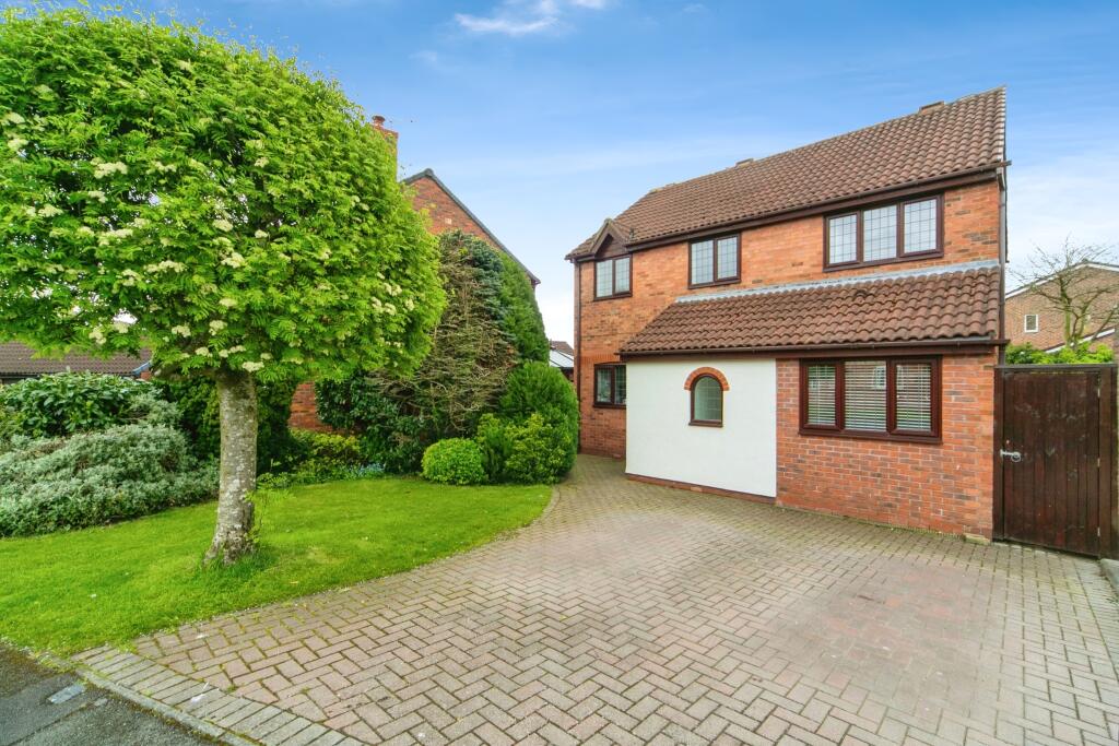 4 Bedroom Detached House For Sale In Juniper Drive Great Sutton