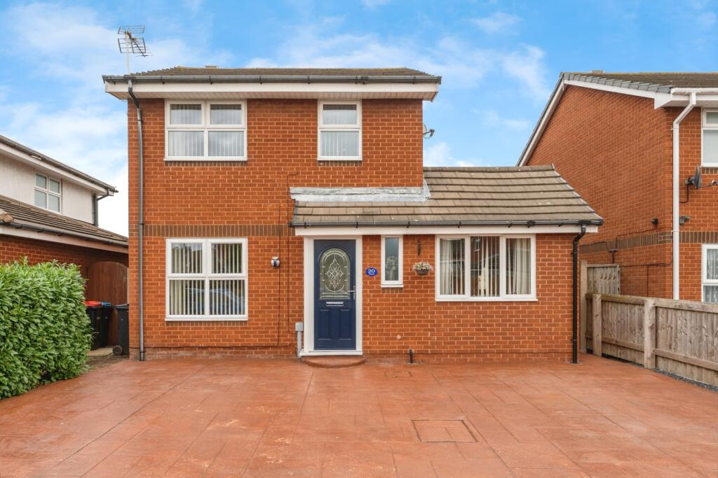 3 bedroom detached house