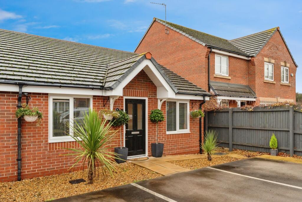 Main image of property: Elbrus Drive, Ellesmere Port, Cheshire, CH66