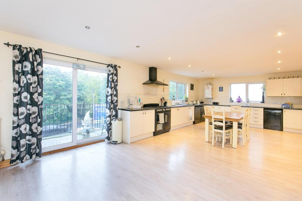 3 bedroom detached house for sale in Paradise Road, Penmaenmawr, Conwy