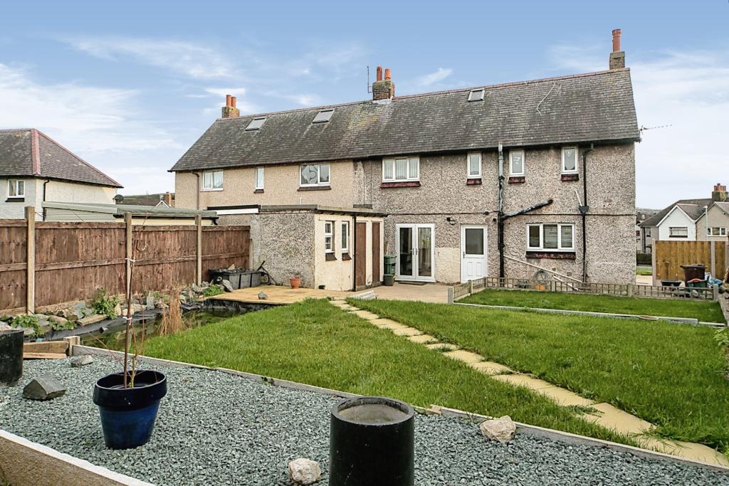 3 bedroom semidetached house for sale in Maes Derw, Llandudno Junction