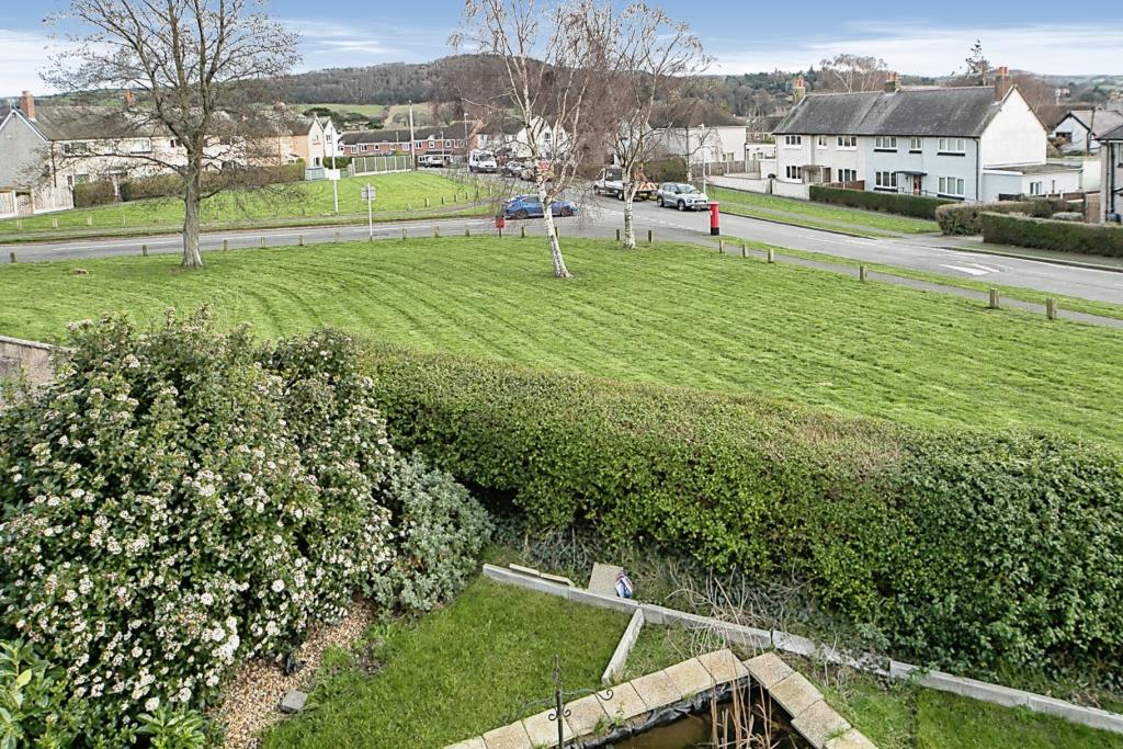 3 bedroom semidetached house for sale in Maes Derw, Llandudno Junction