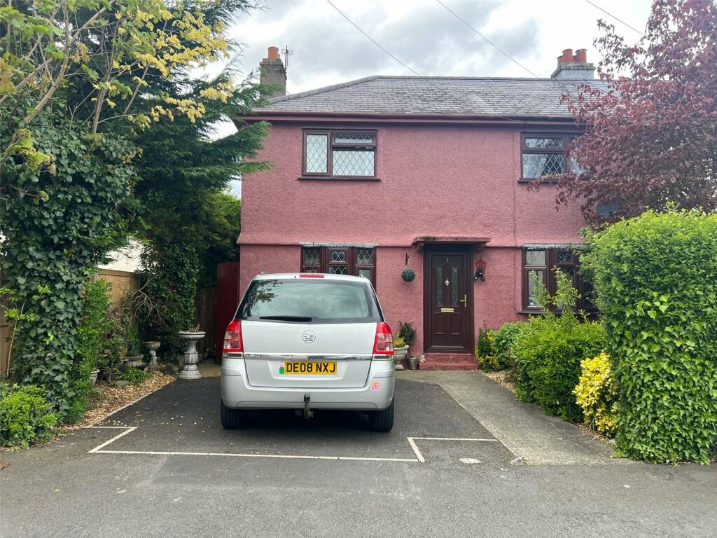 3 bedroom semidetached house for sale in Gorsefield Road, Conwy, LL32