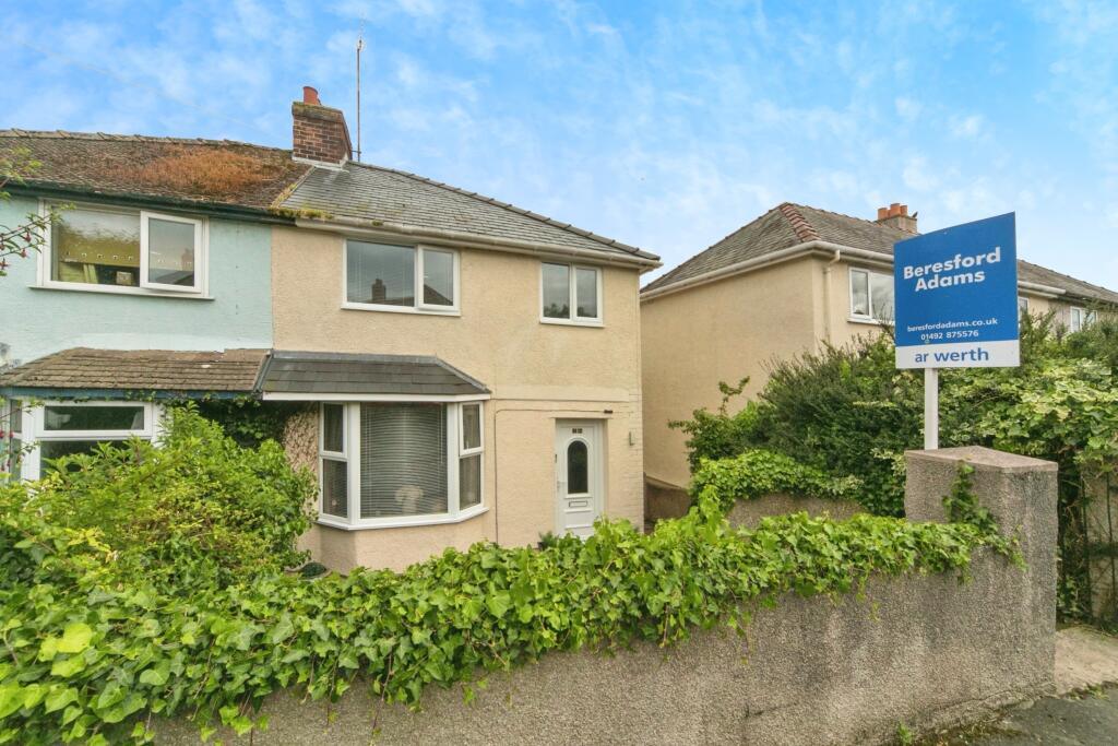 3 bedroom semidetached house for sale in Marl Drive, Llandudno