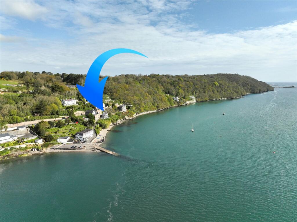 3 bedroom detached house for sale in Glyn Garth, Menai Bridge, Isle of