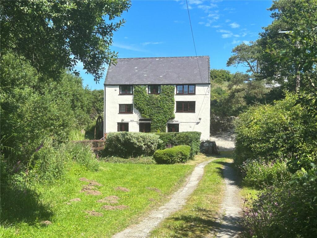 Main image of property: Bodffordd, Llangefni, Isle of Anglesey, LL77
