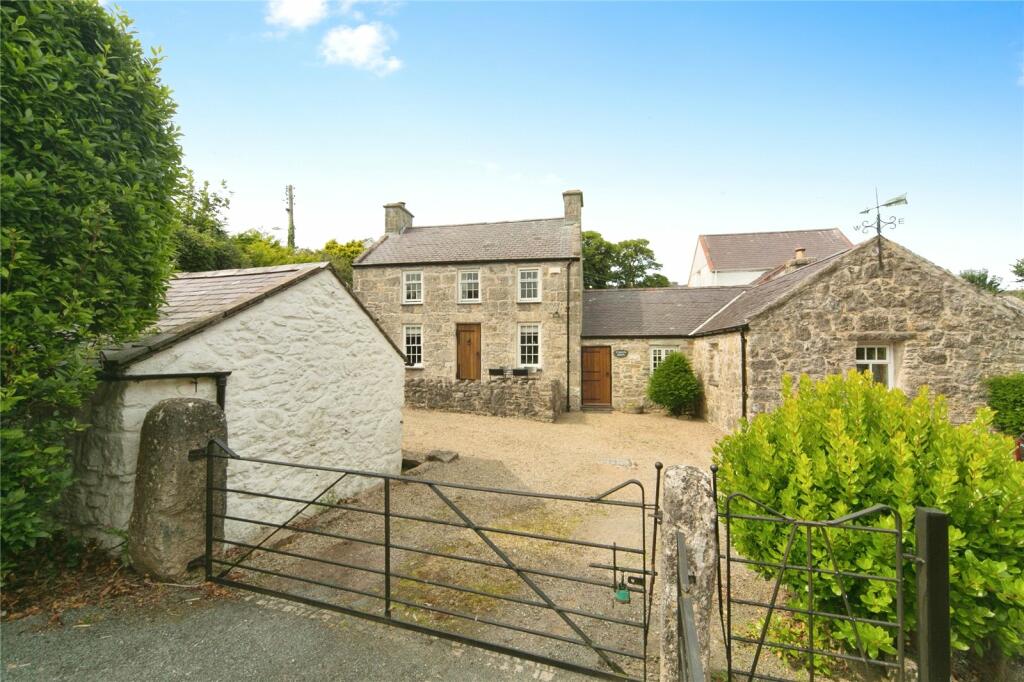 Main image of property: Bangor Road, Benllech, Anglesey, Sir Ynys Mon, LL74