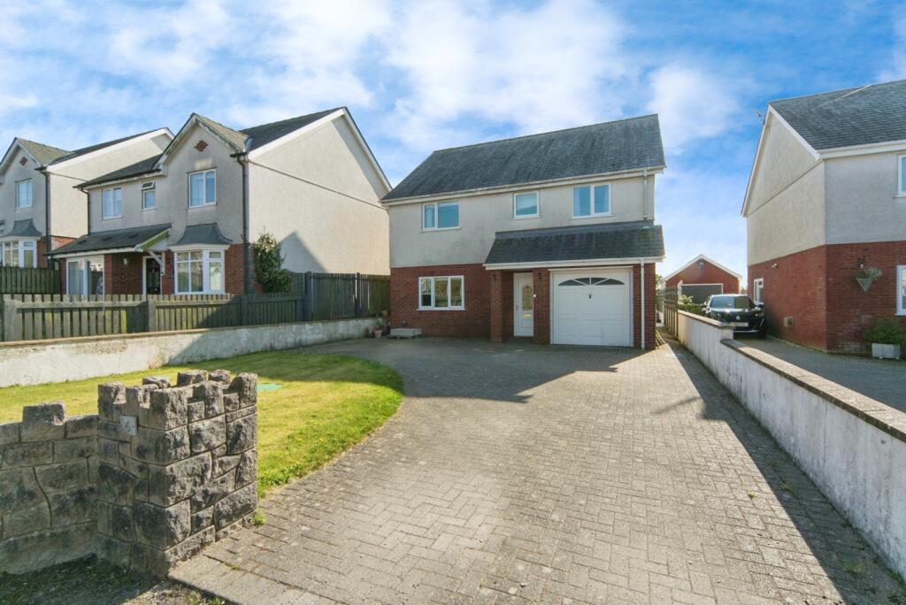 4 bedroom detached house