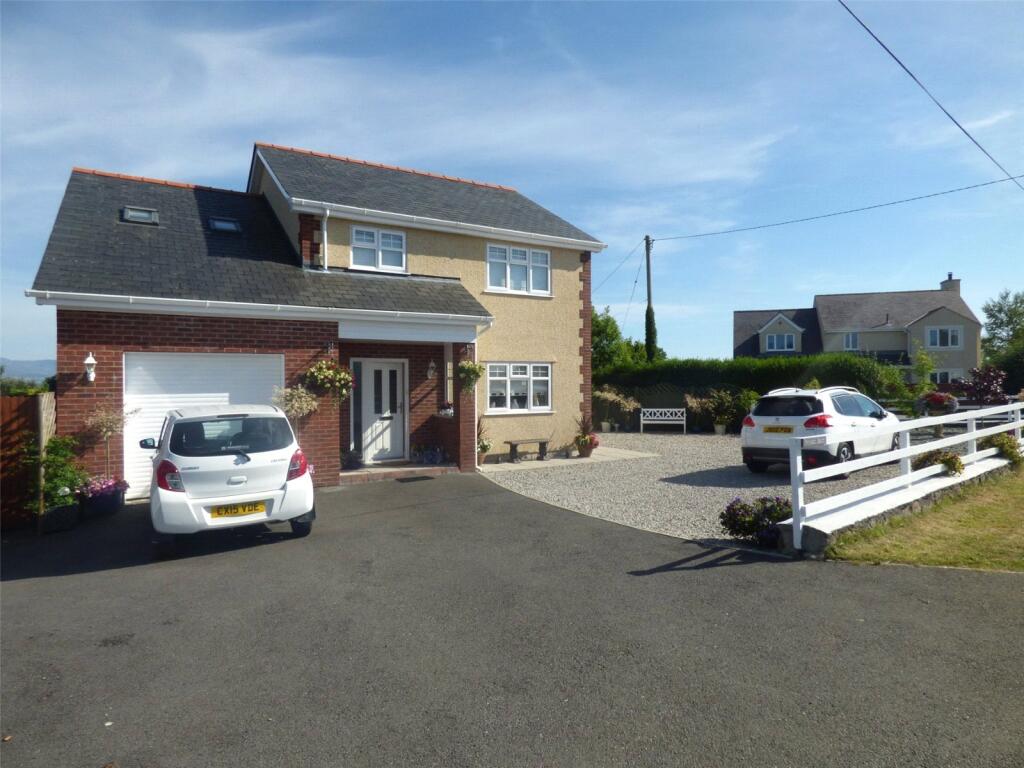 Main image of property: Brynteg, Benllech, Anglesey, Sir Ynys Mon, LL78