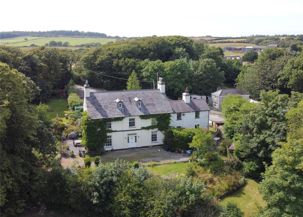 6 bedroom semidetached house for sale in Trefor, Anglesey, Sir Ynys