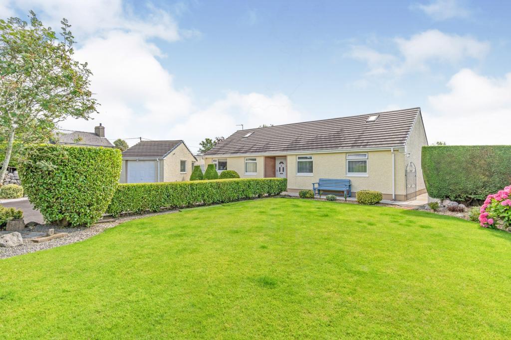 4 bedroom bungalow for sale in Brynteg, Benllech, Anglesey, LL78
