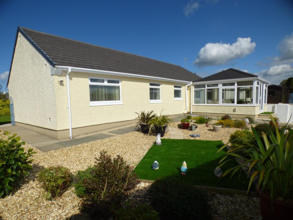 4 bedroom bungalow for sale in Brynteg, Benllech, Anglesey, LL78