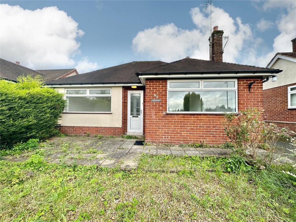 2 bedroom bungalow for sale in Bryn Awelon, Mold, Flintshire, CH7