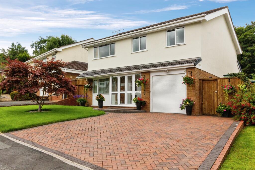 4 bedroom detached house for sale in Godre'r Coed, Gwernymynydd, Mold