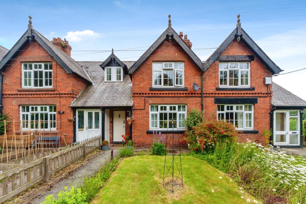 2 bedroom mews property for sale in Gwernaffield Road, Gwernaffield