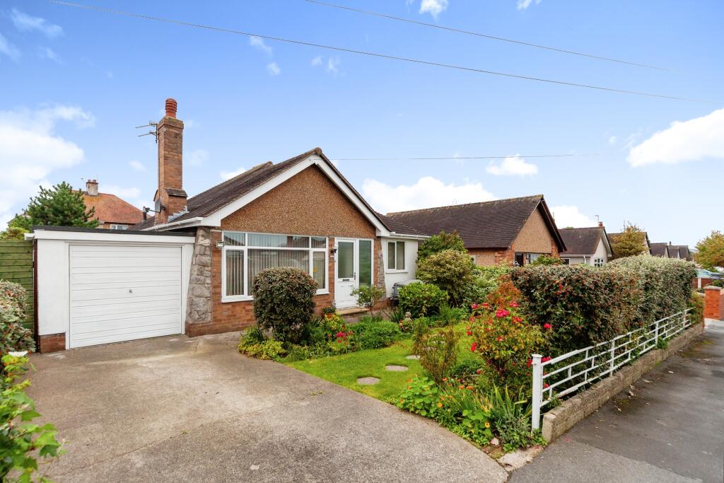 3 bedroom bungalow for sale in Highlands Road, Rhuddlan, Rhyl