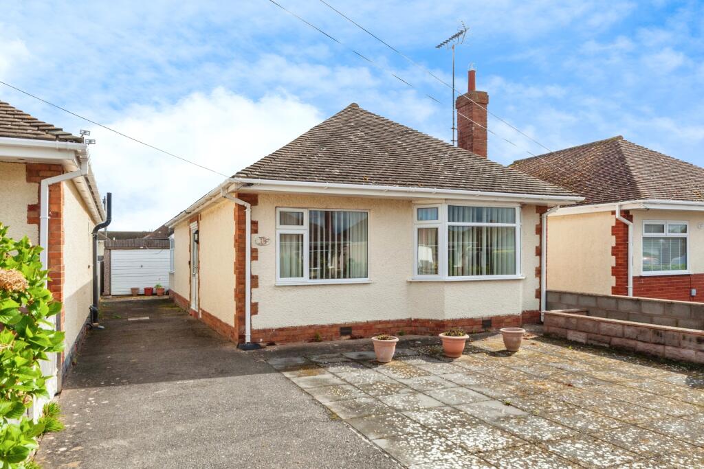 2 bedroom bungalow for sale in Charleston Avenue, Prestatyn, Denbighshire, LL19
