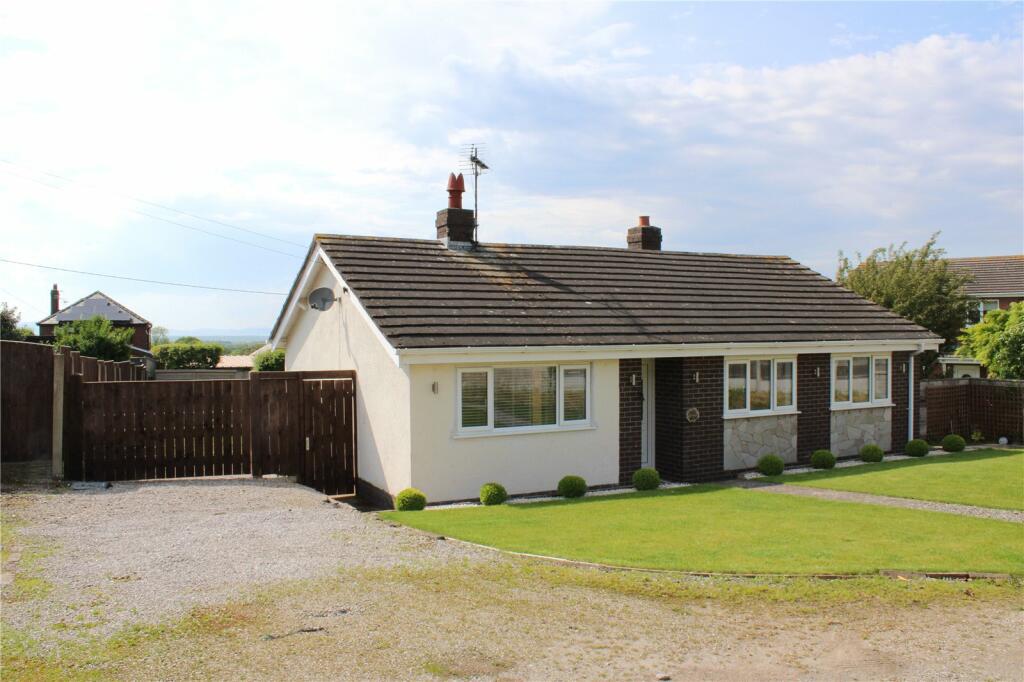 3 bedroom bungalow for sale in Ffordd Ffynnon, Dyserth, Y Rhyl, Ffordd Ffynnon, LL18