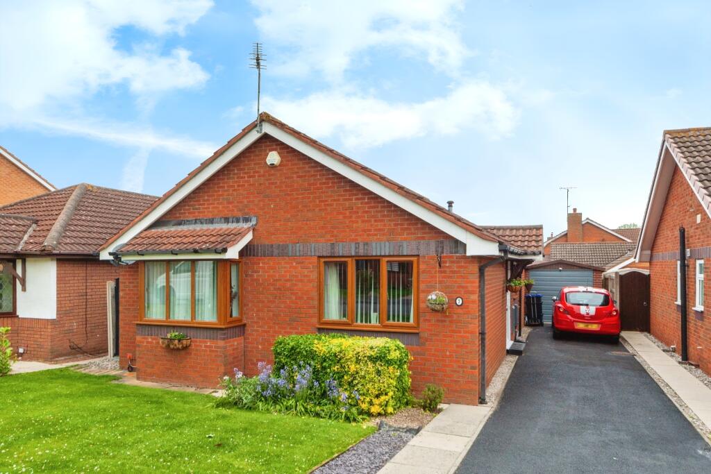2 bedroom bungalow for sale in Lon Cwybr, Rhuddlan, Y Rhyl, Lon Cwybr, LL18