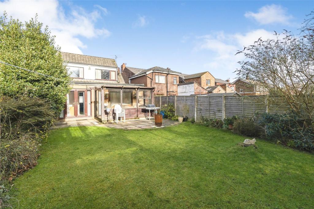 4 bedroom detached house for sale in Farnworth Road, Penketh ...