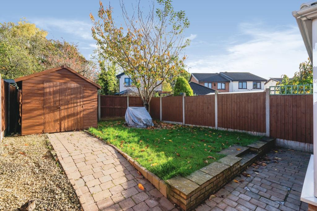 3 bedroom semidetached house for sale in Bramshill Close, Birchwood, Warrington, WA3