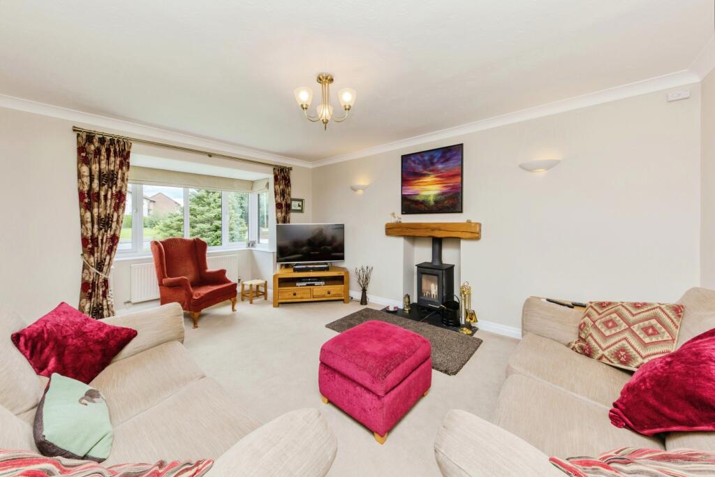 Additional property image - Peacock Avenue, Winsford, Cheshire, CW7