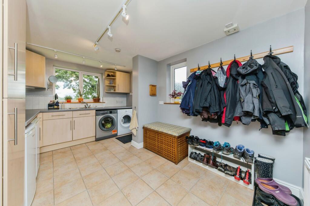 Additional property image - Peacock Avenue, Winsford, Cheshire, CW7