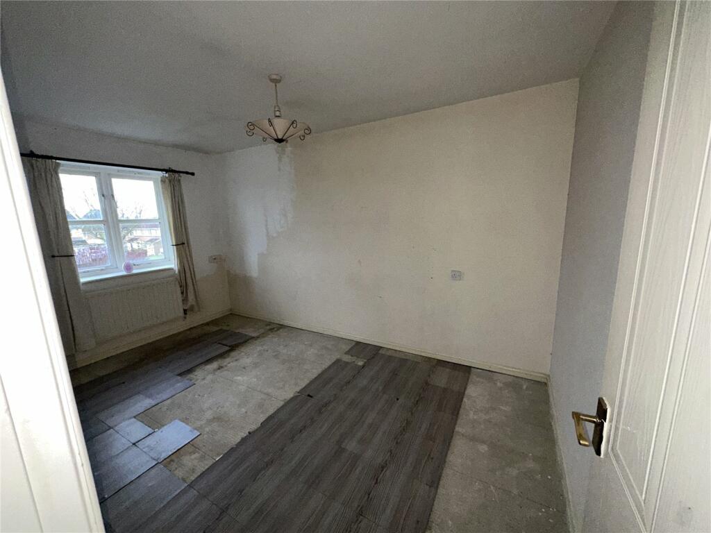 Additional property image - Firtree Close, Winsford, Cheshire, CW7