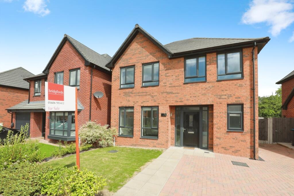 4 bedroom detached house