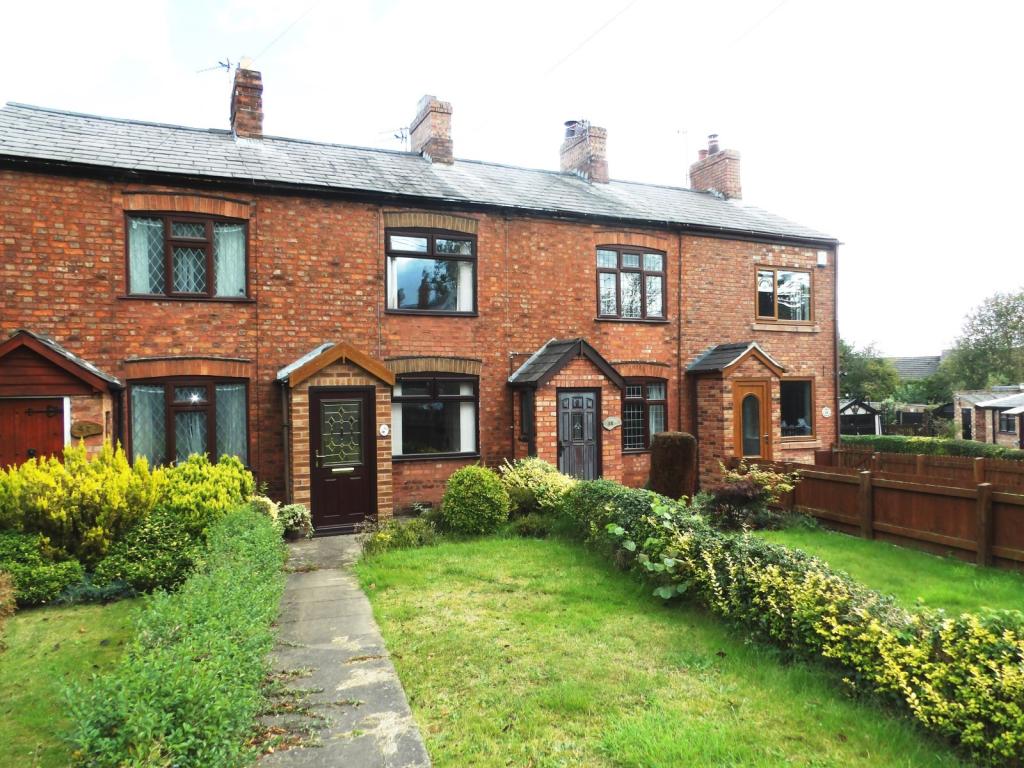 2 bedroom terraced house for sale in Swanlow Lane, Winsford, Cheshire, CW7