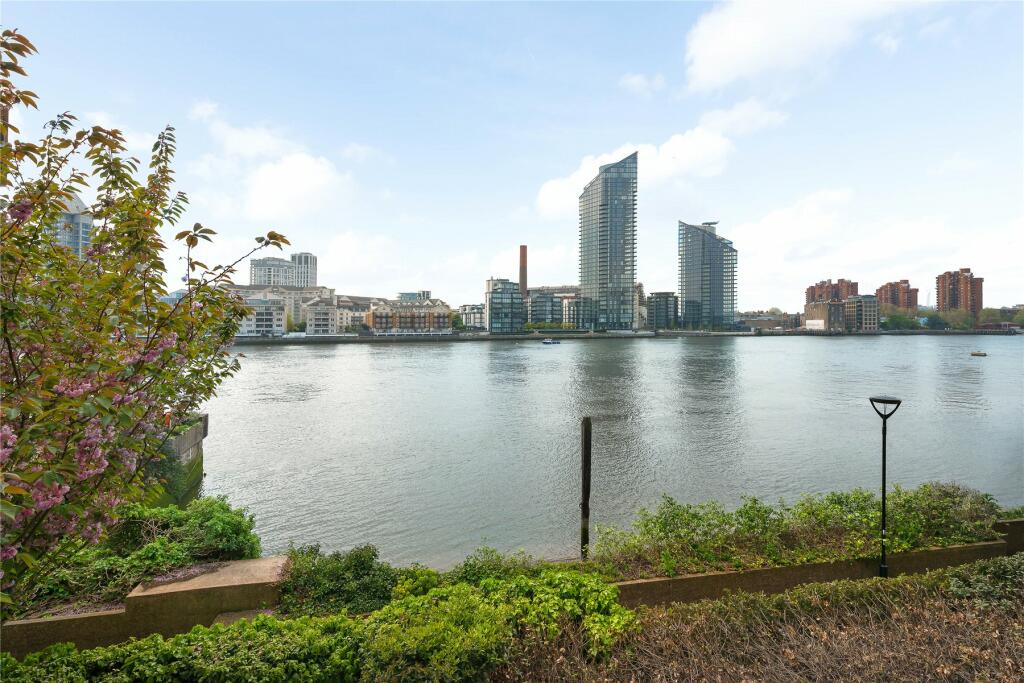 2 bedroom flat for sale in Valiant House, Vicarage Crescent, Battersea